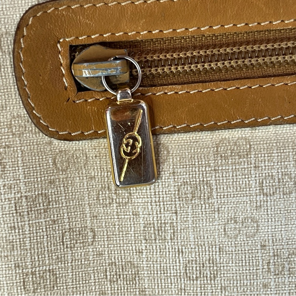 GUCCI Vintage Micro GG Supreme shoulder bag, good condition. lovely, subtle look - Picture 6 of 16